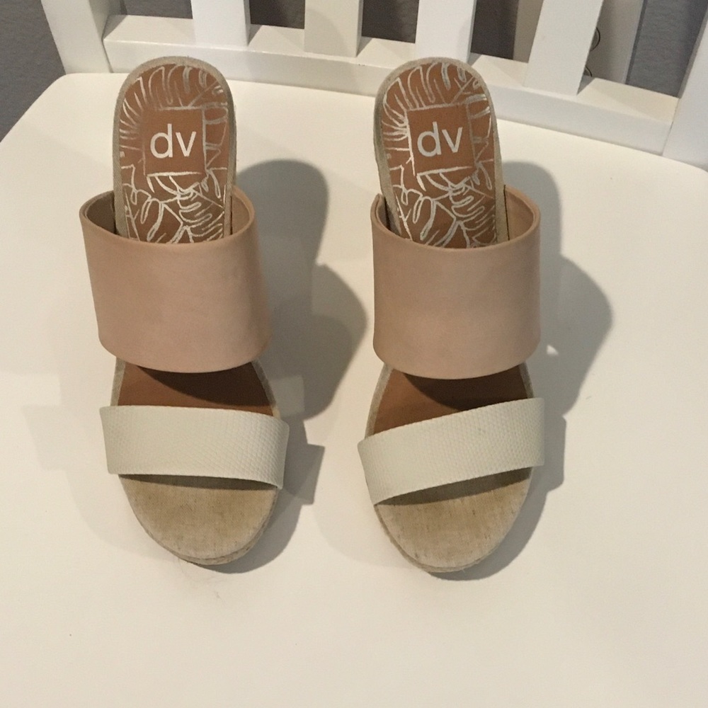 DV Tan and Cream Strappy Wedges, size 7.5